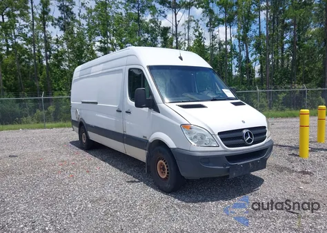 2011 Mercedes-Benz Sprinter 2500 High Roof из США, поврежденный, VIN WD3PE8CB8B5592596